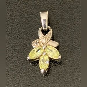 RARE   Signed NV 925 Sterling Silver Lime Ice Cubic Zirconia Leaf Shaped Pendant
